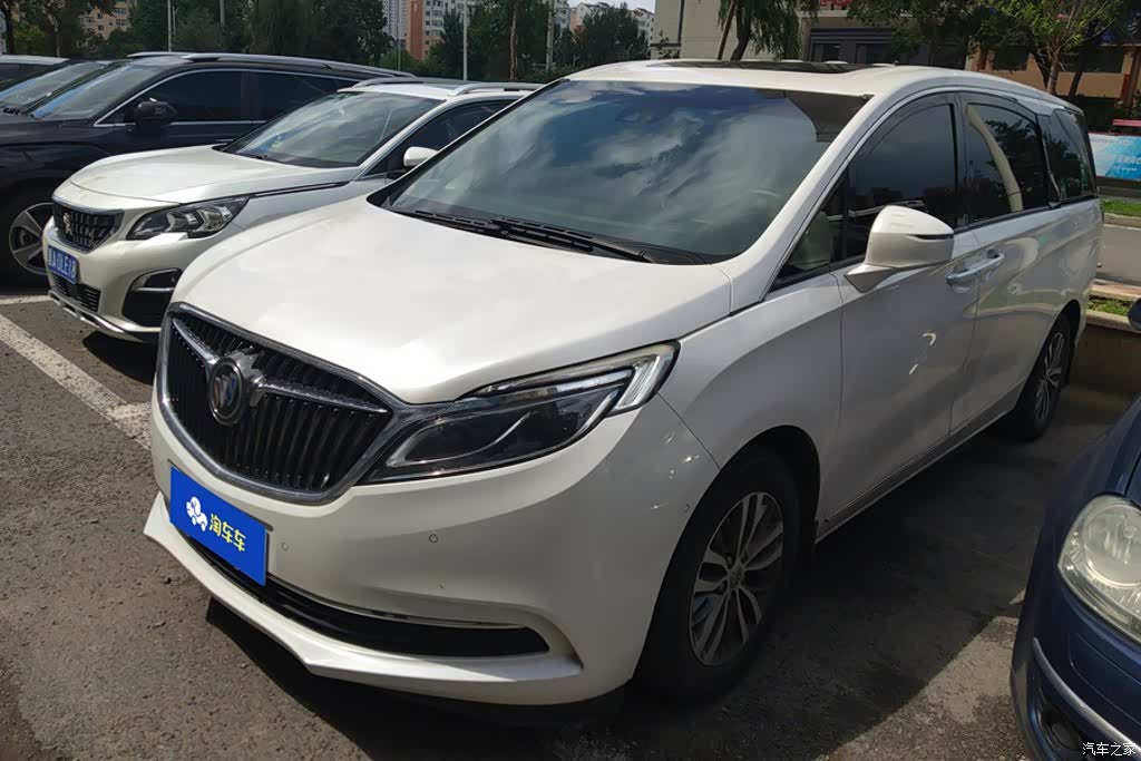 Buick GL8, 2017 1