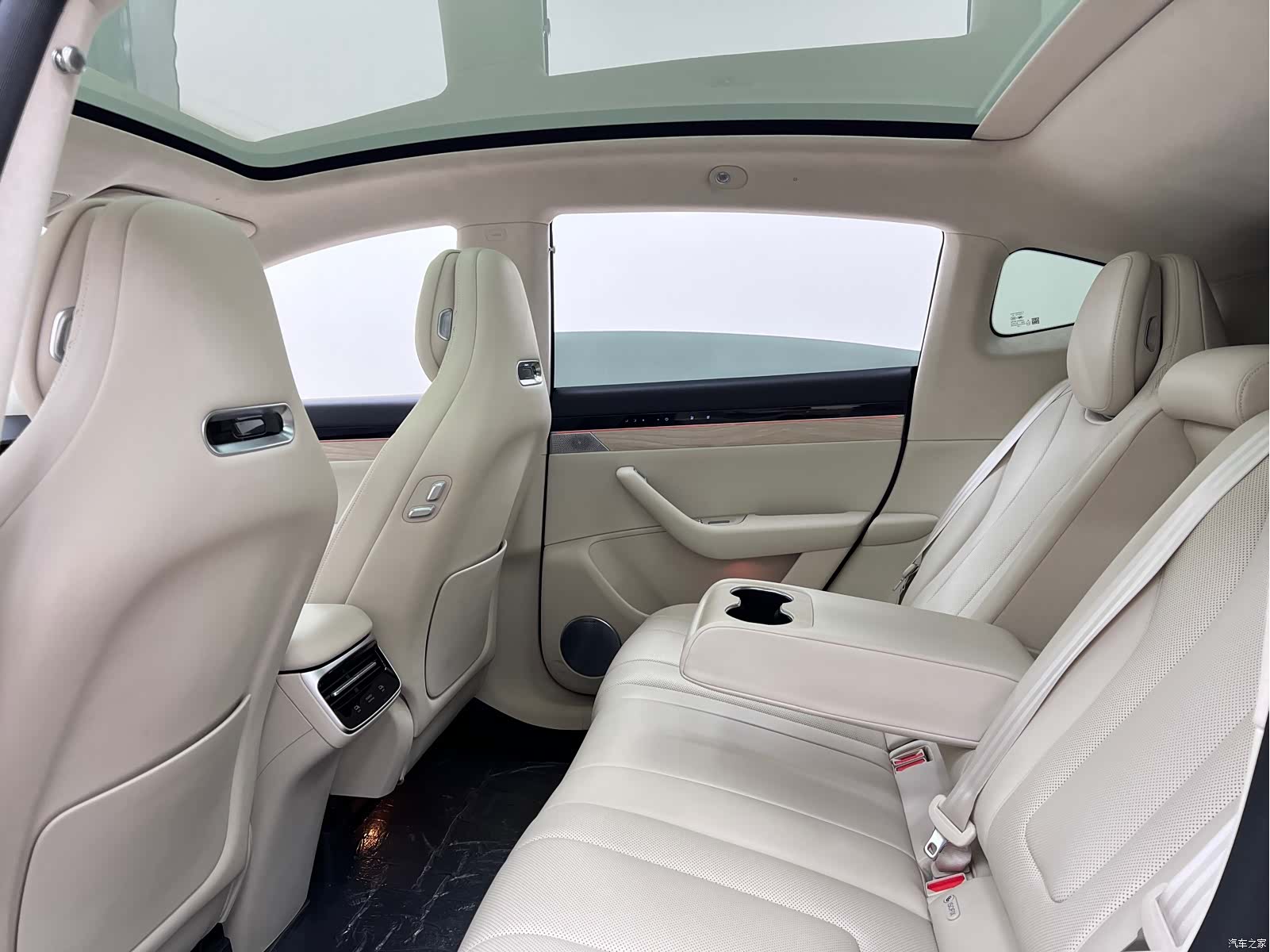 Luxeed R7, 2025 18