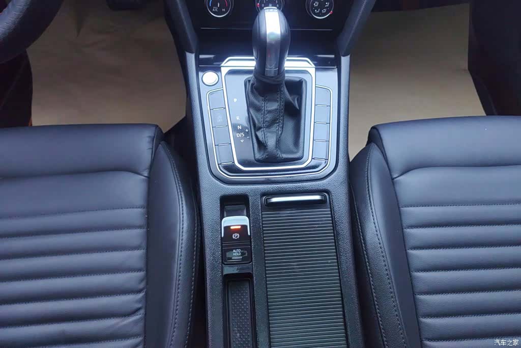 Volkswagen Magotan, 2019 16