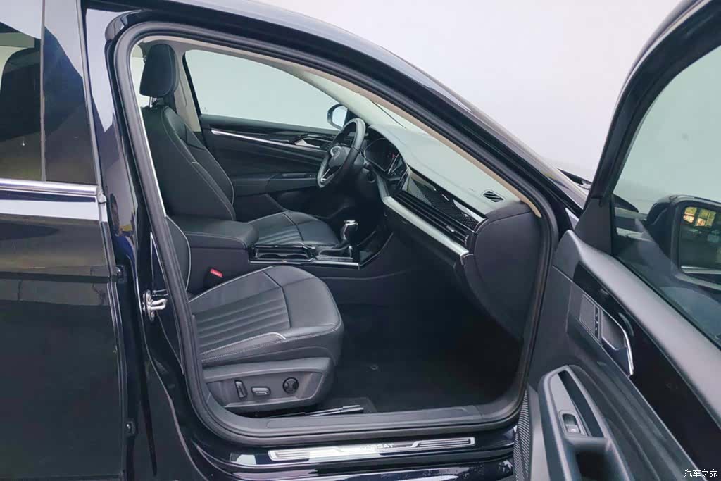 Volkswagen Passat, 2022 8