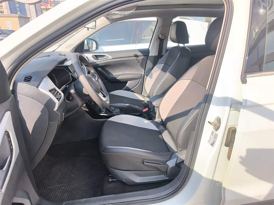 Volkswagen Exploring the shadow