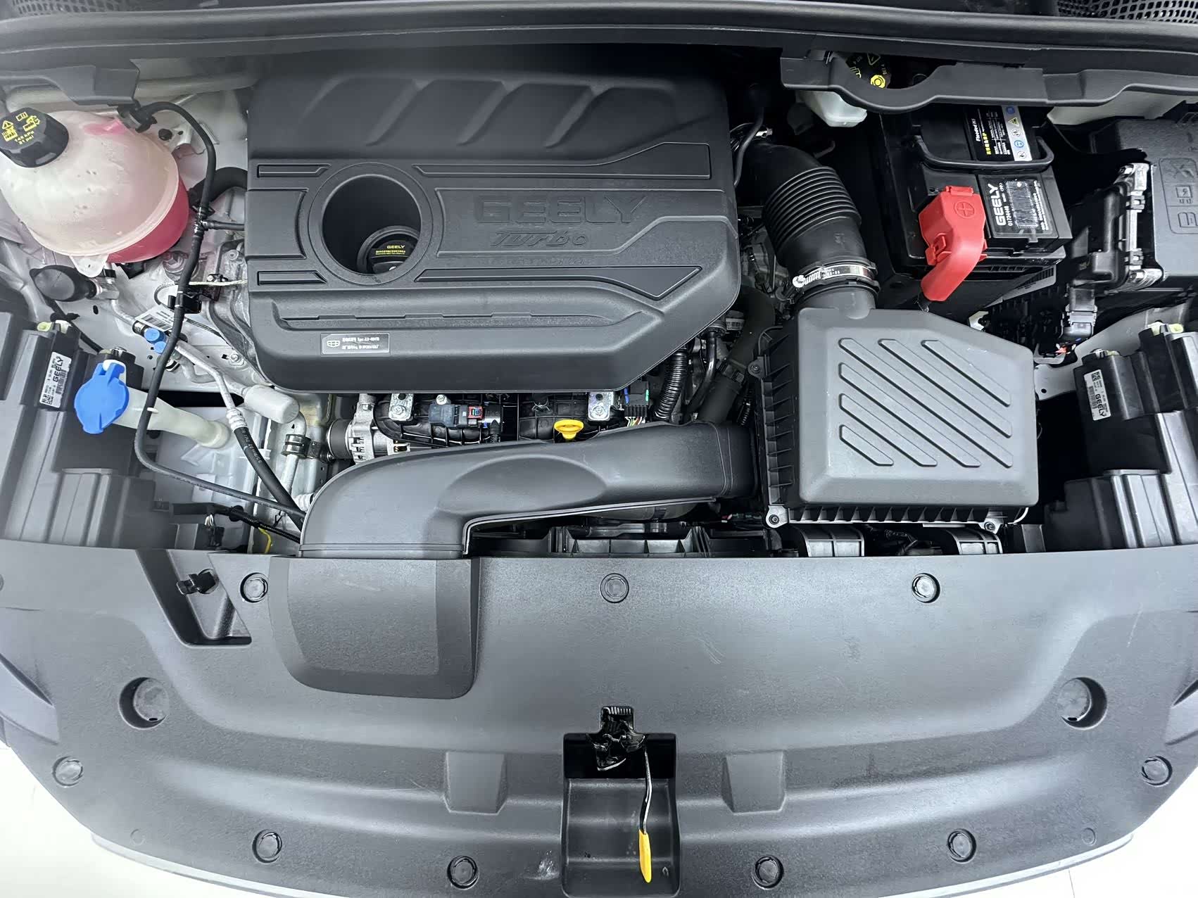 Geely Emgrand, 2022 21