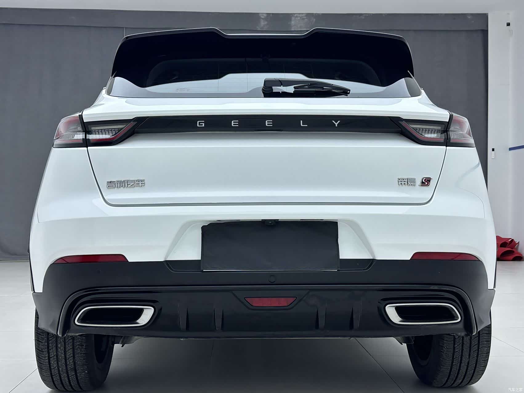 Geely Emgrand, 2022 все фото