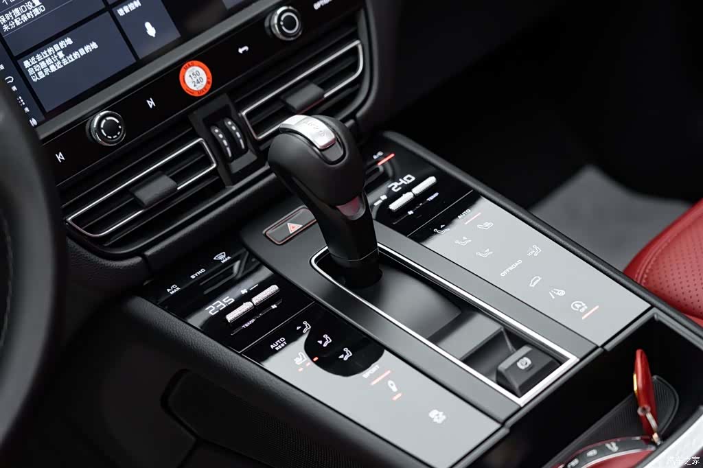 Porsche Macan, 2023 13