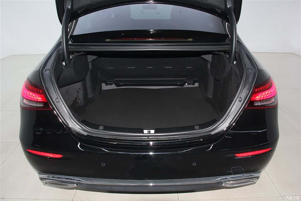 Mercedes-Benz E-Class, 2023 24