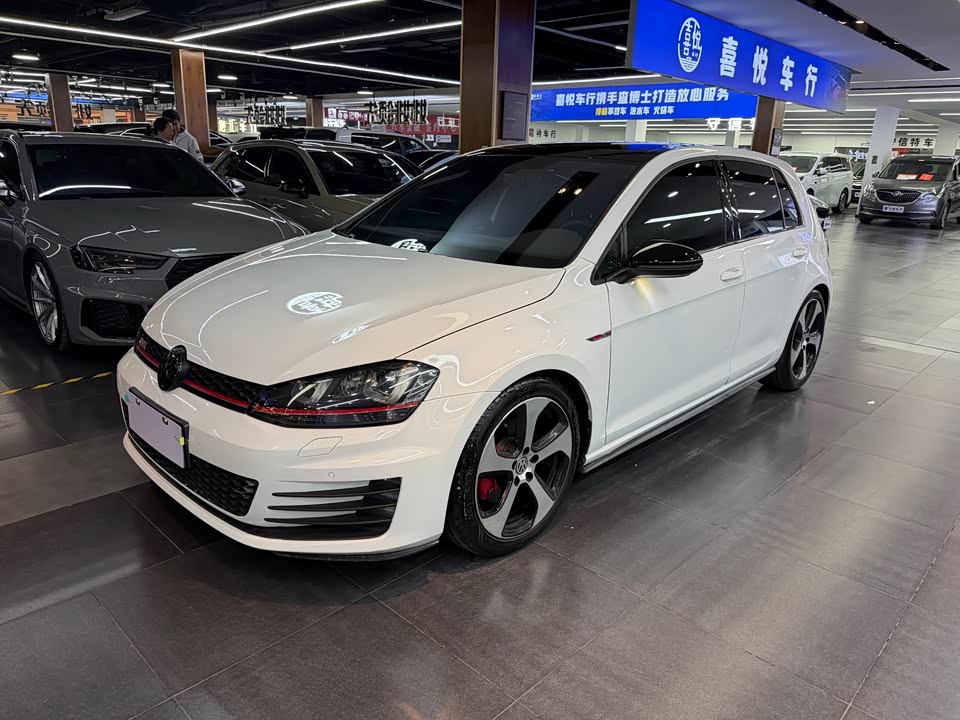 Volkswagen Golf GTI