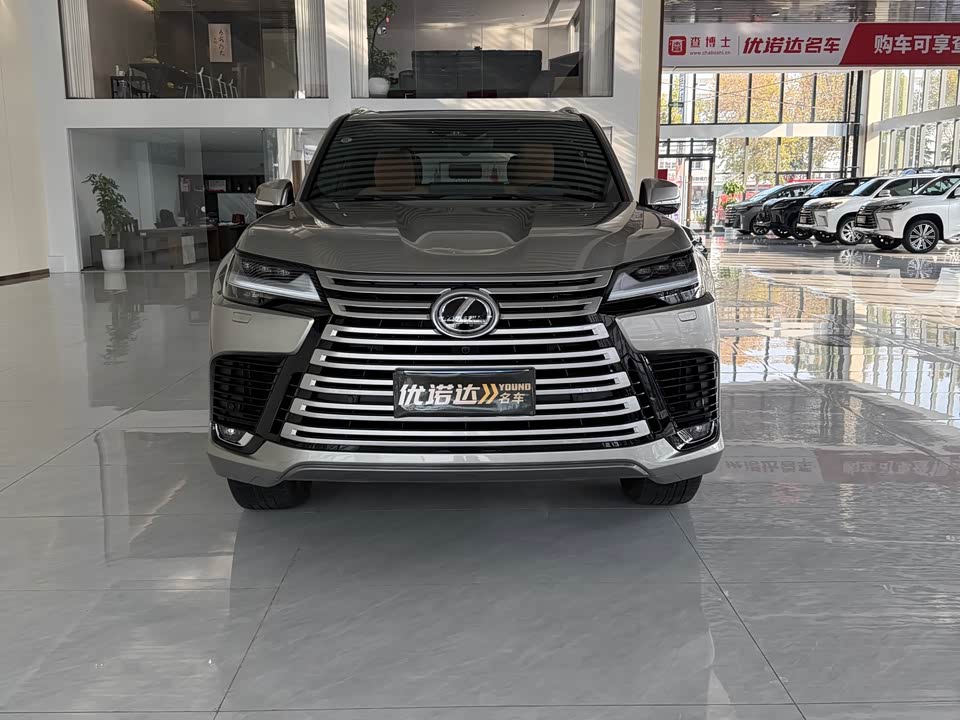 Lexus LX