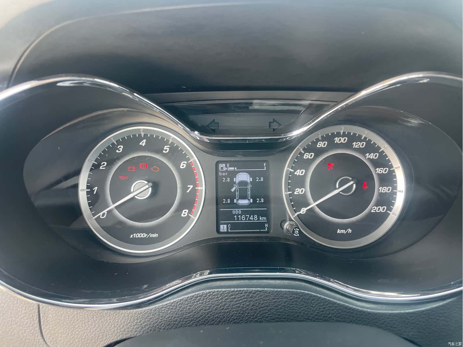 Wuling 560, 2016 6