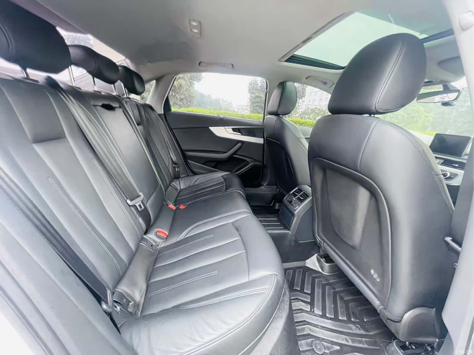 Audi A4L, 2018 9