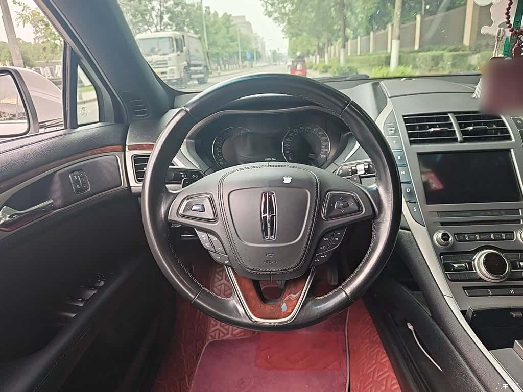 Lincoln MKZ, 2018 11