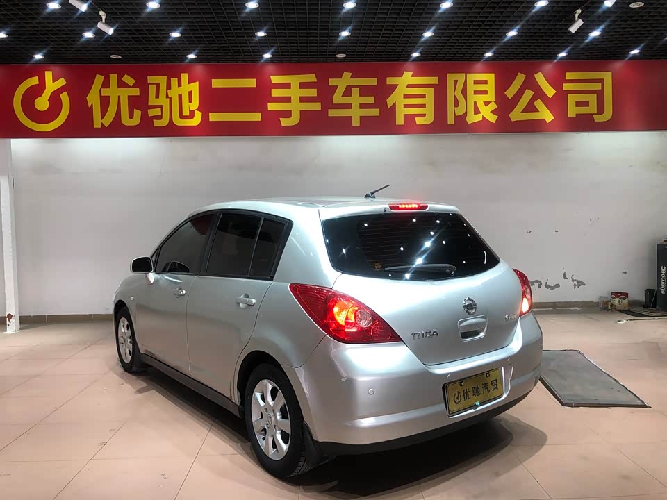 Nissan TIIDA