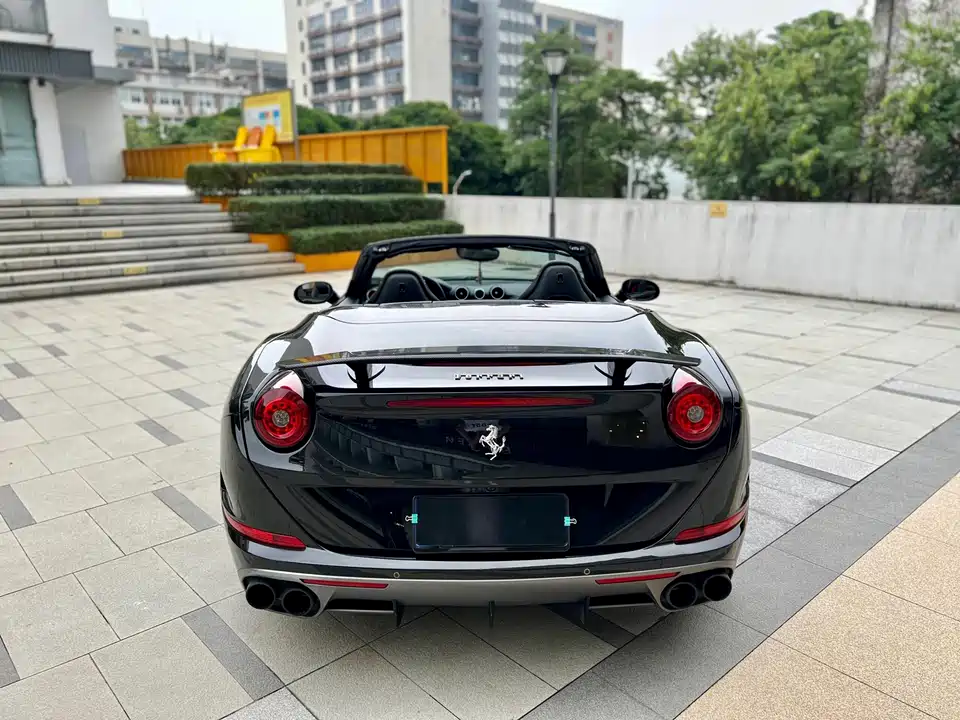 Ferrari California T