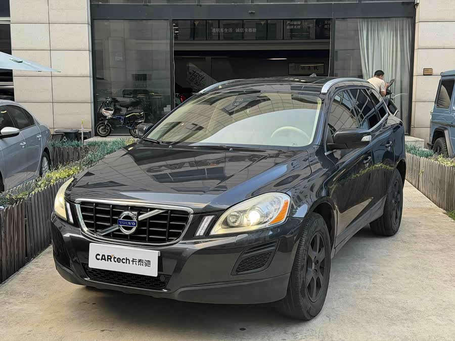 Volvo XC60 2011, фото 1