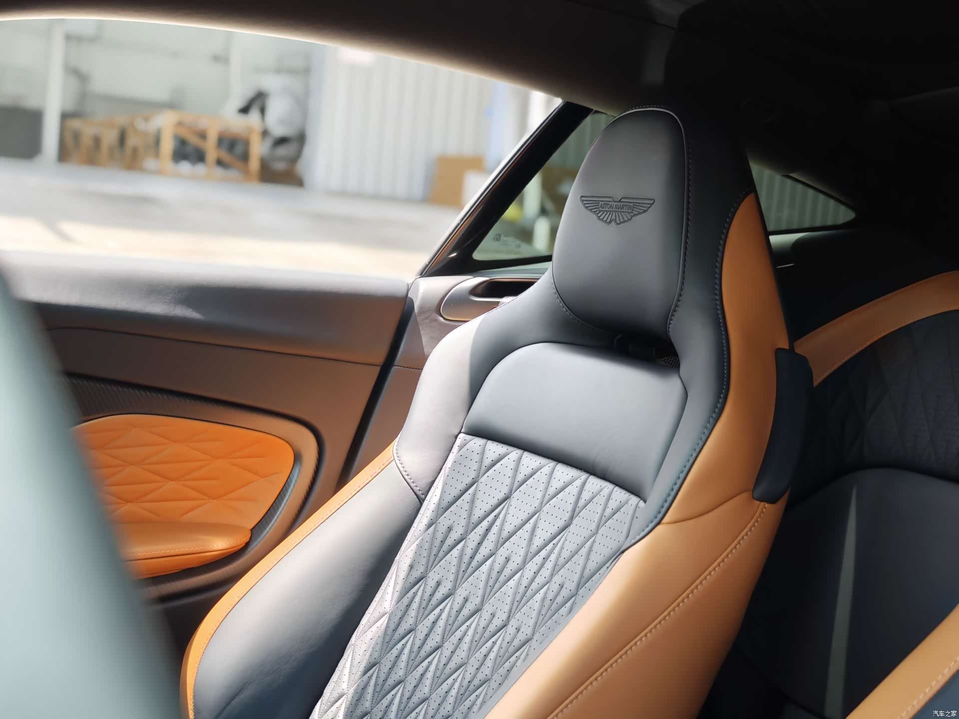 Aston Martin DB12, 2024 19