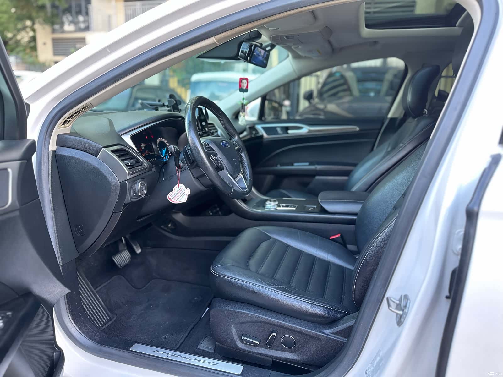 Ford Mondeo, 2018 4