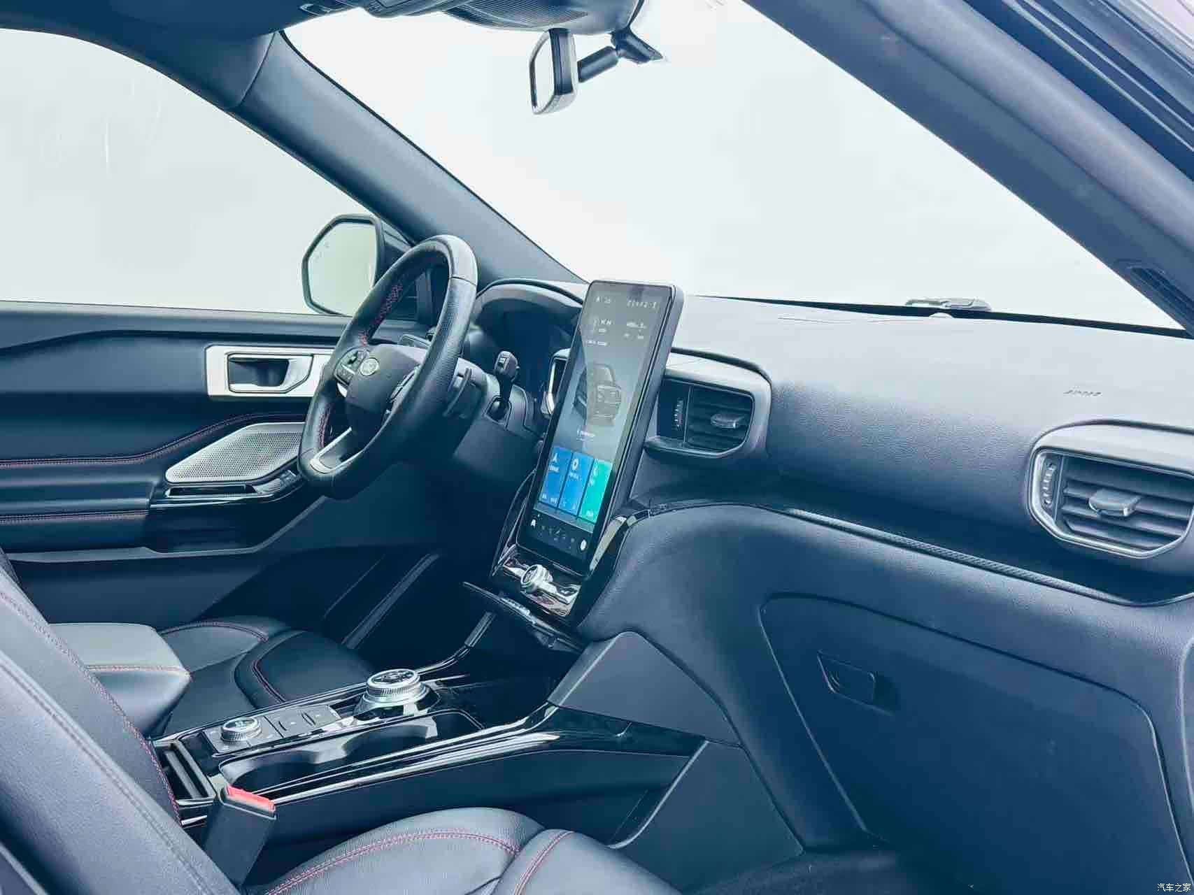 Ford Explorer, 2021 12