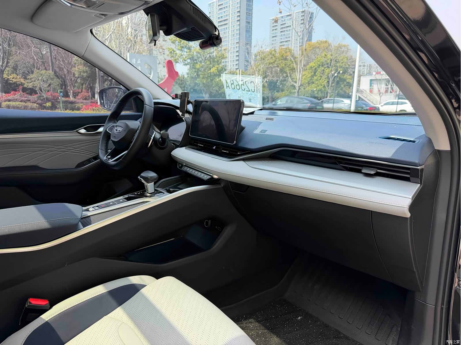 Geely Preface, 2022 11