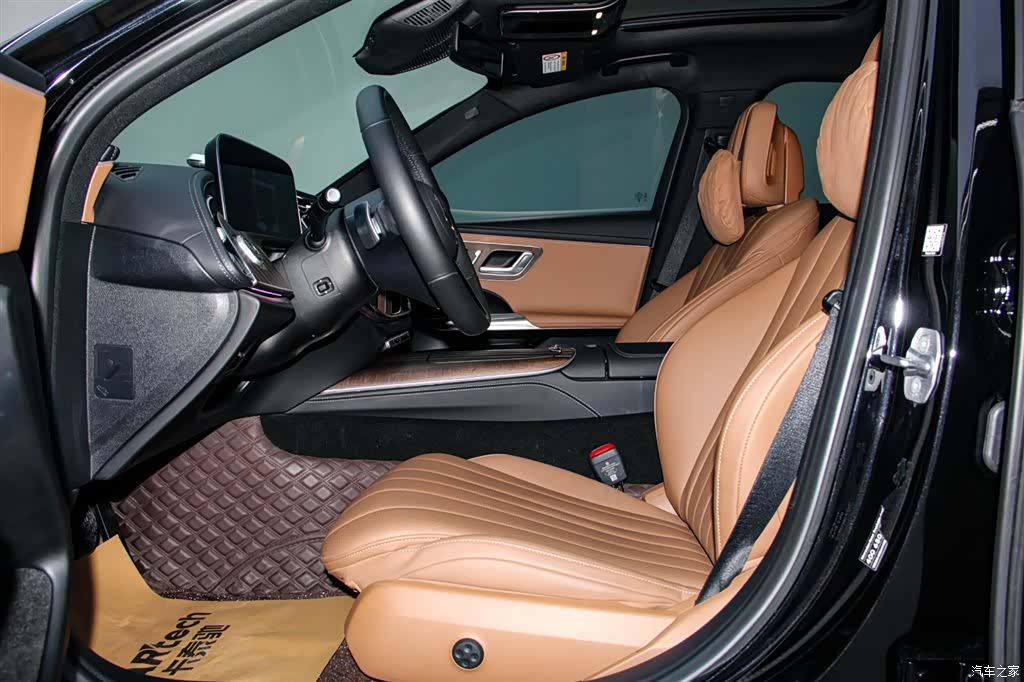 Mercedes-Benz E-Class, 2024 17