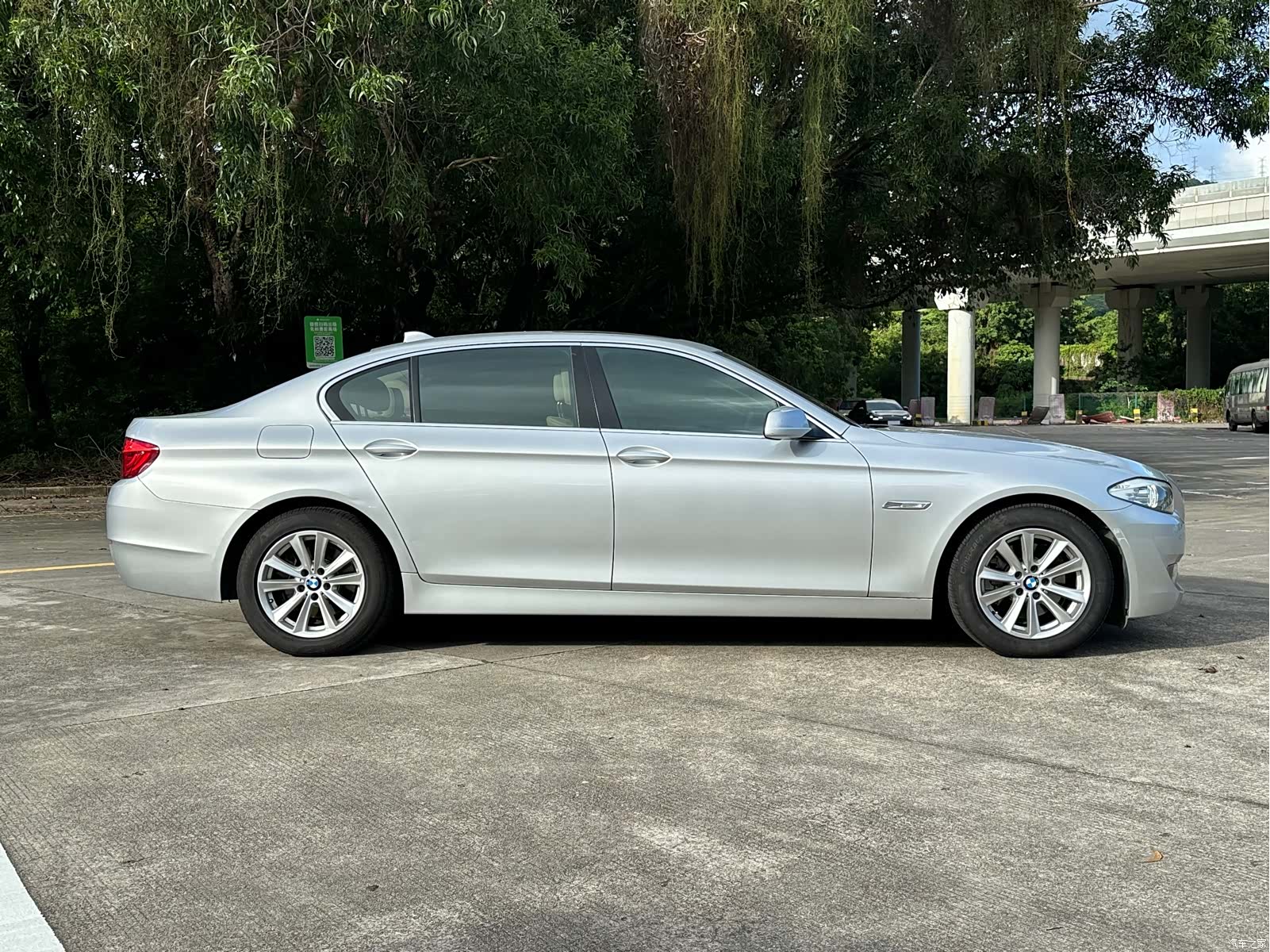 BMW 5 Series, 2011 4