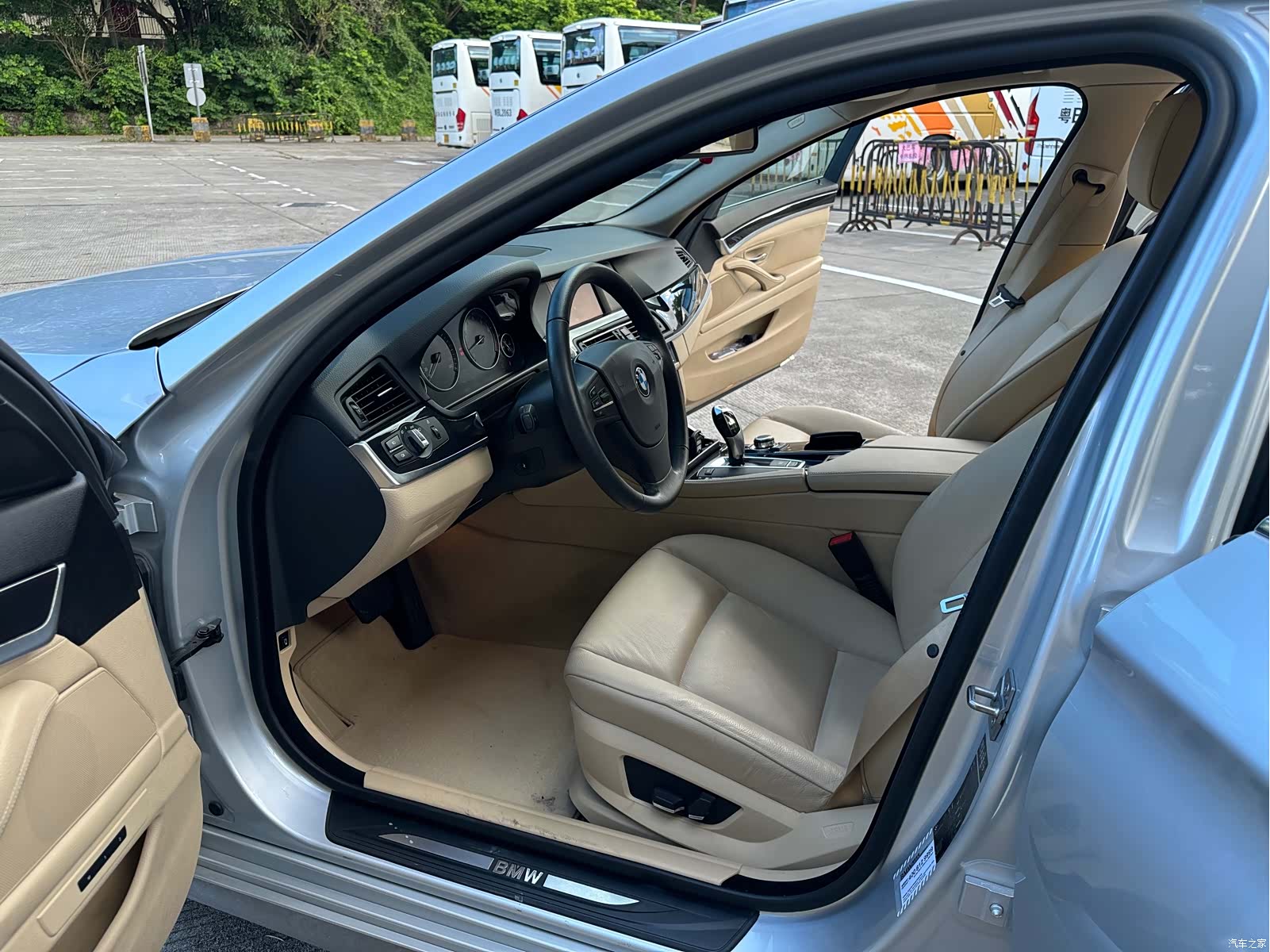 BMW 5 Series, 2011 13
