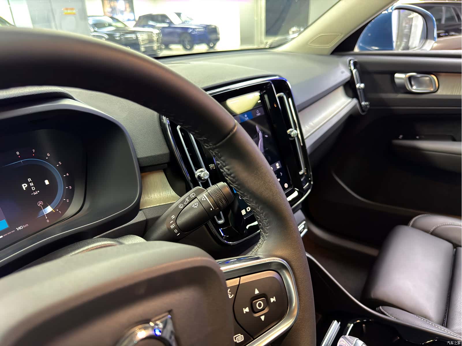 Volvo XC40, 2023 10