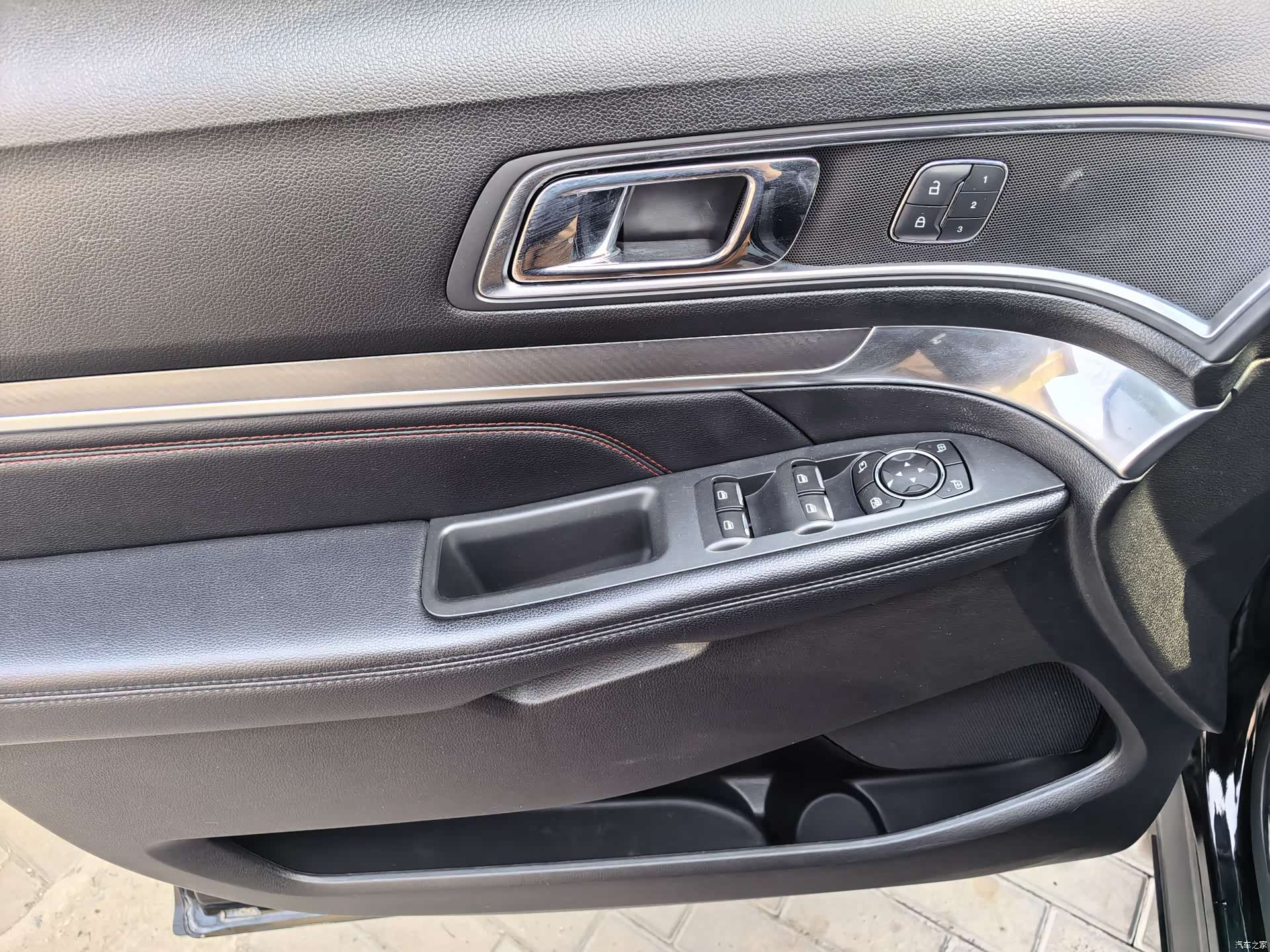 Ford Explorer, 2018 12