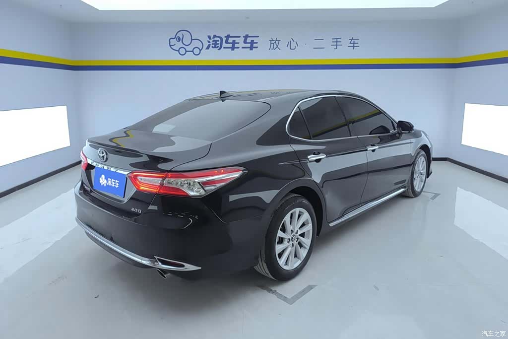 Toyota Camry, 2023 3