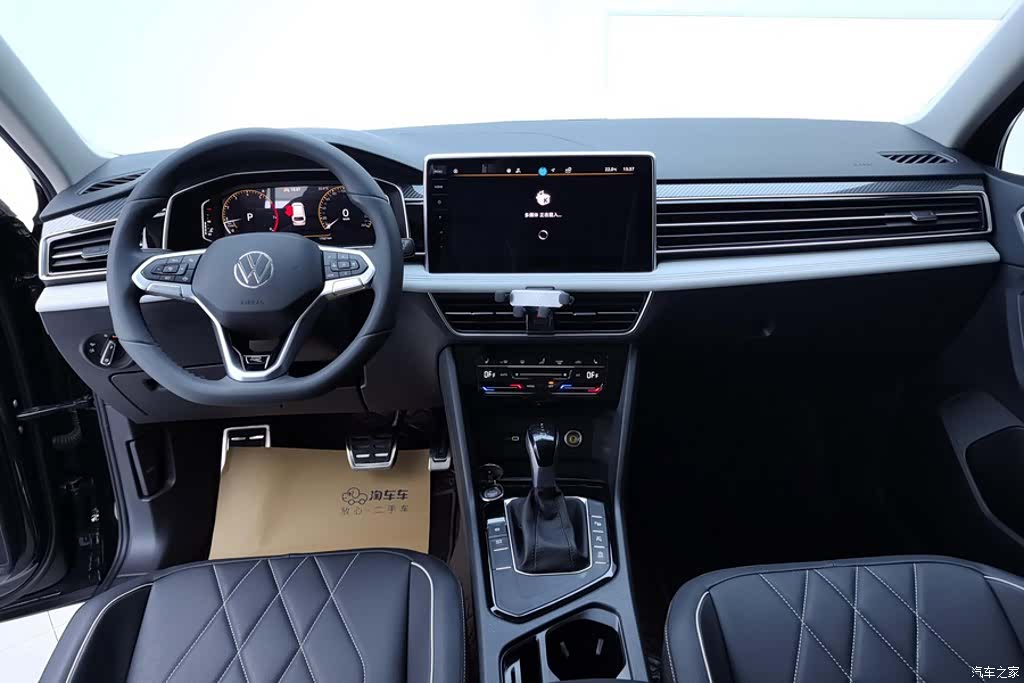 Volkswagen Tiguan L, 2024 12