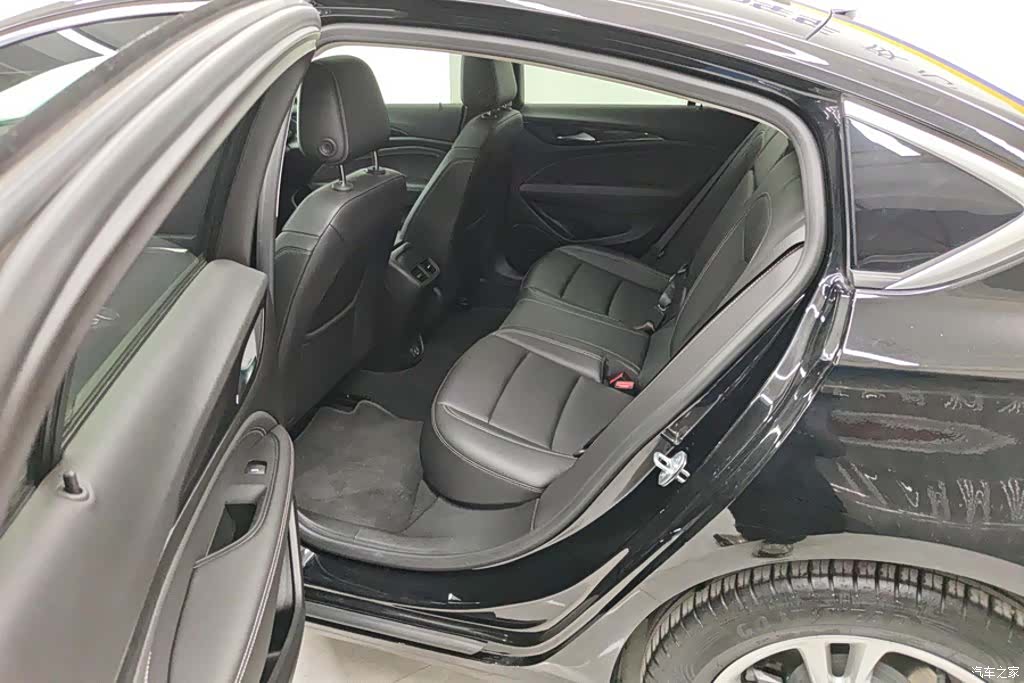 Buick Regal, 2025 11