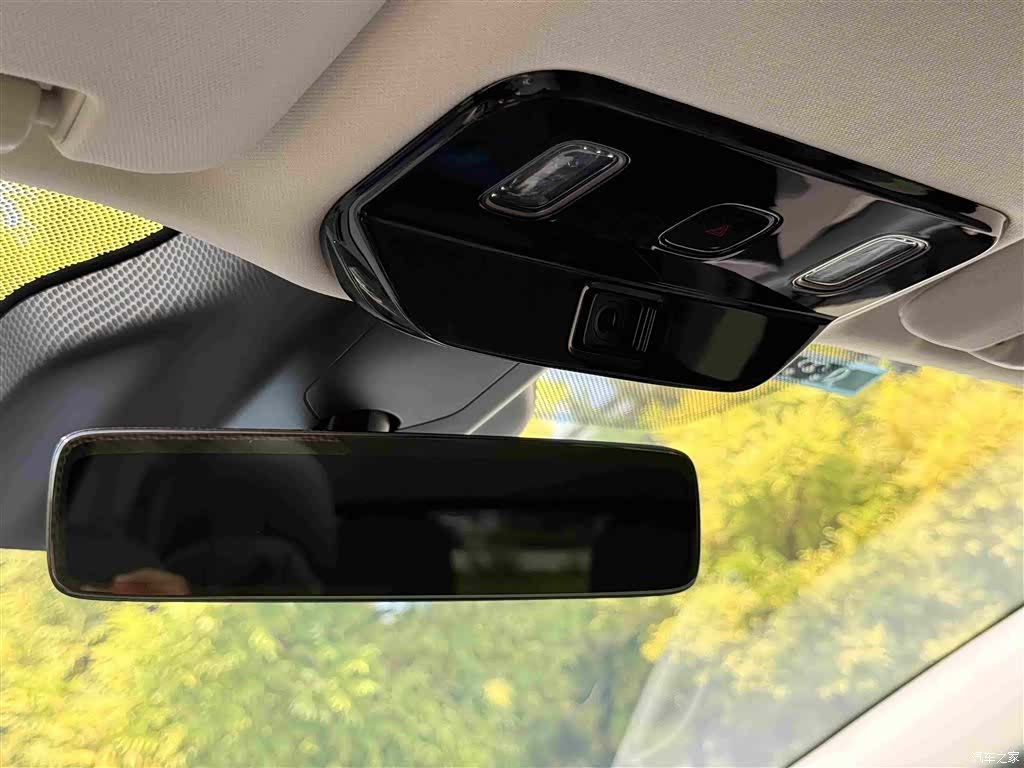 Li Auto i8, 2026 28