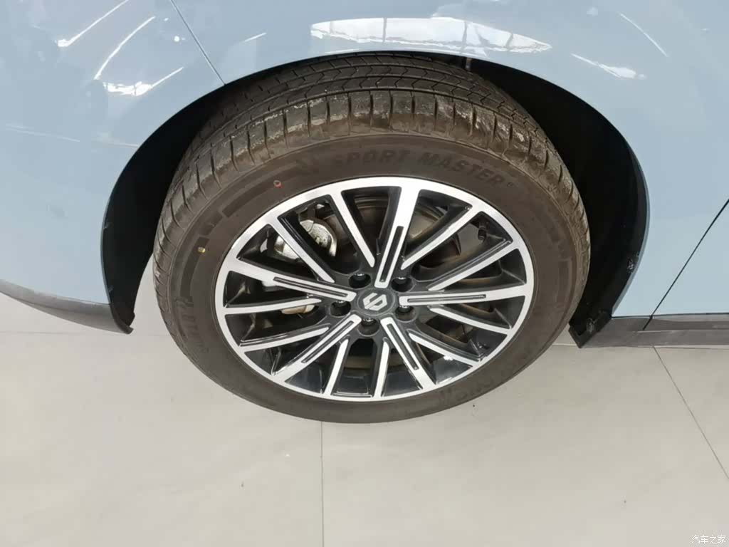 Leapmotor B10, 2025 23
