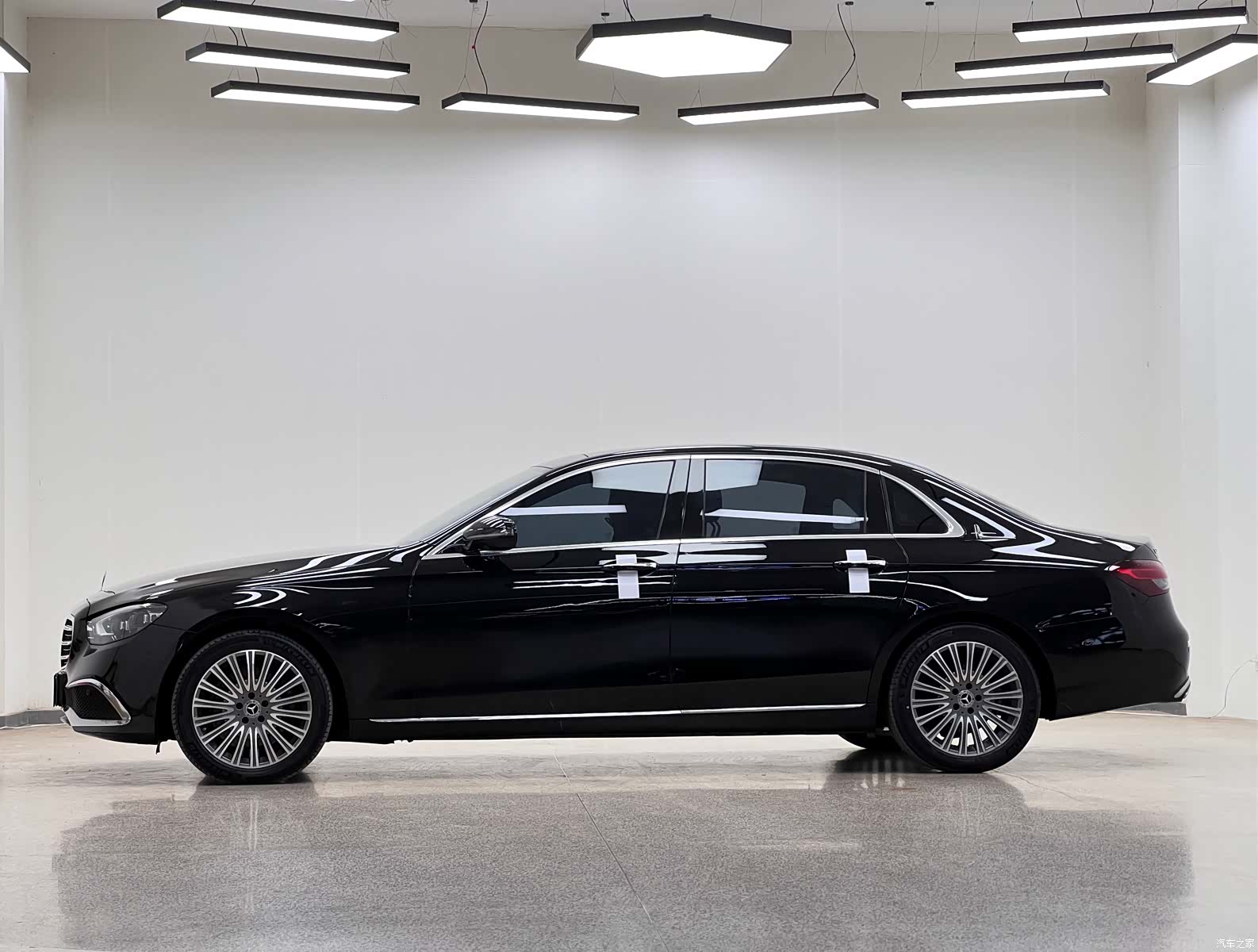 Mercedes-Benz E-Class, 2021 4