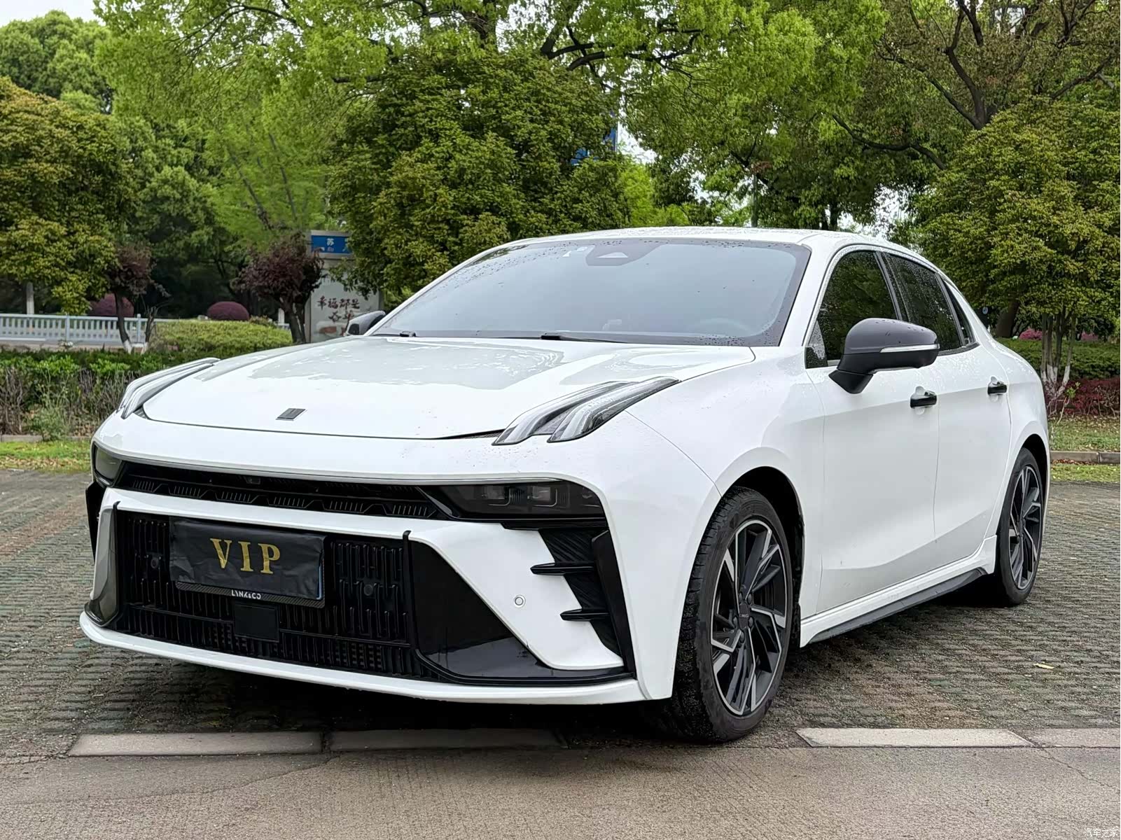 Lynk & Co 02