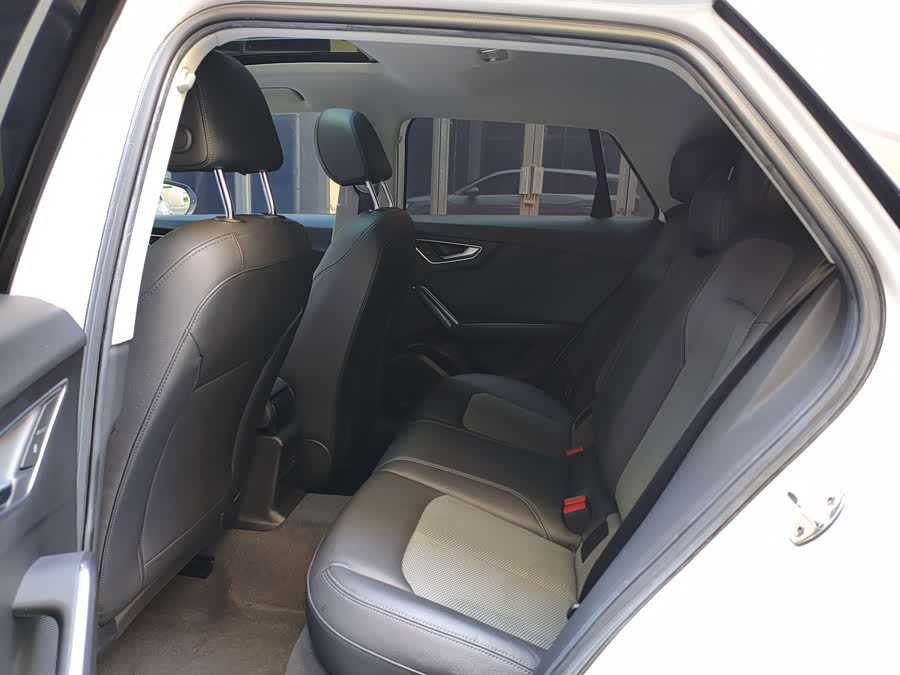Audi Q2L 2020, фото 6