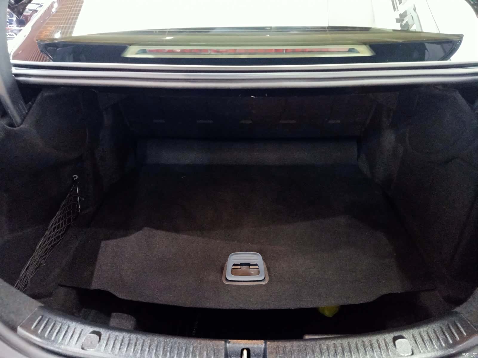 Mercedes-Benz E-Class, 2021 23