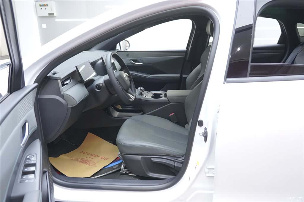BYD Qin, 2025 14