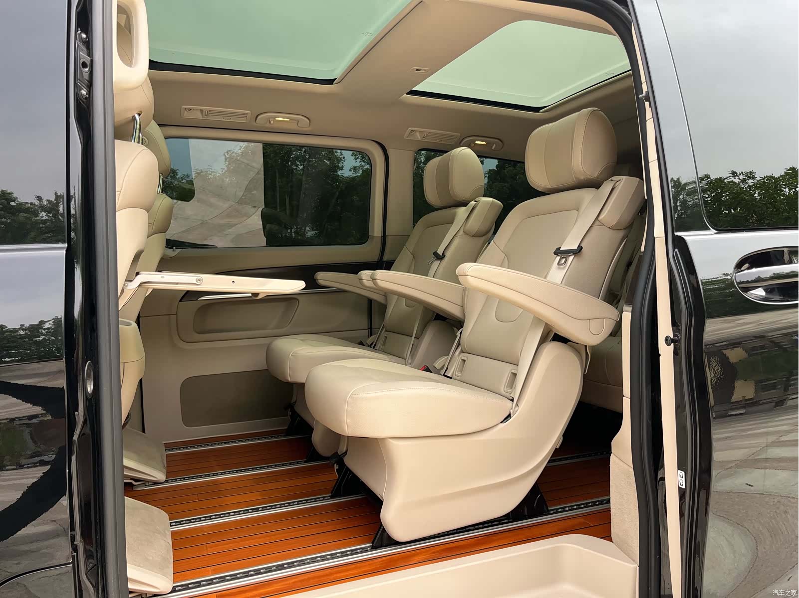 Mercedes-Benz V-Class, 2021 7