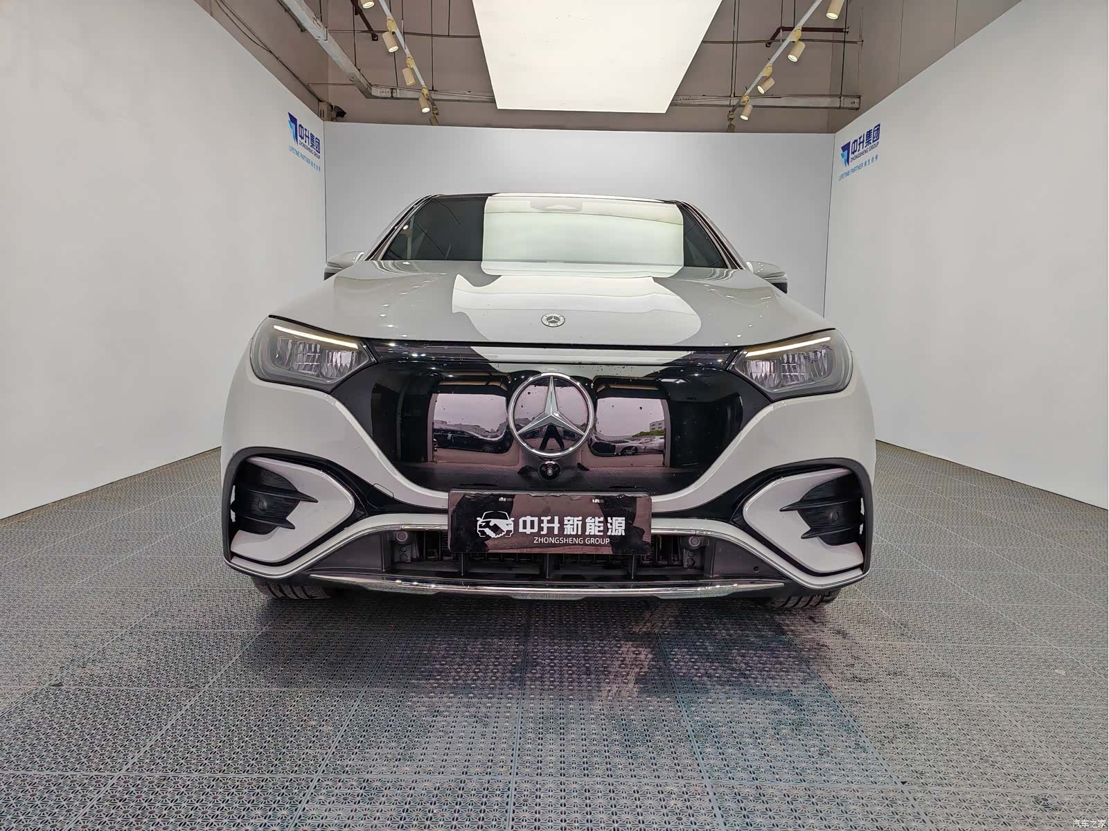 Mercedes-Benz EQE, 2024 2