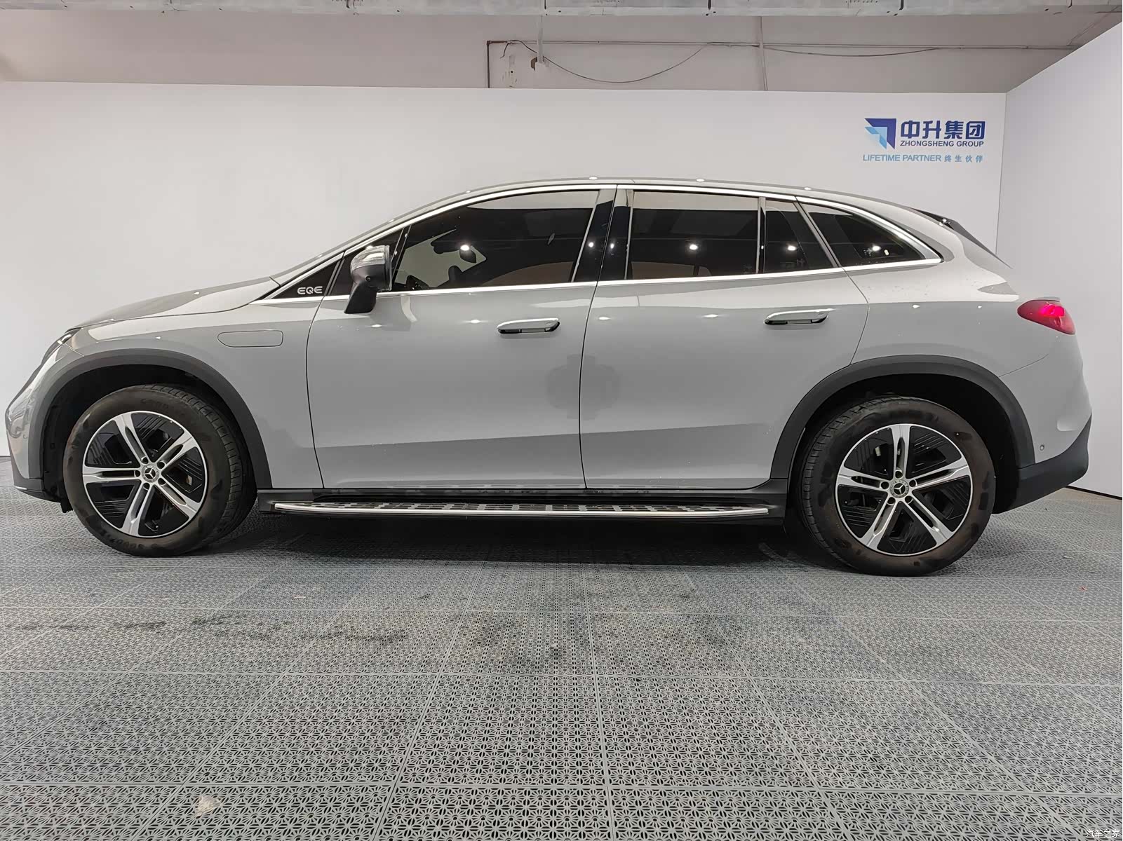 Mercedes-Benz EQE, 2024 7