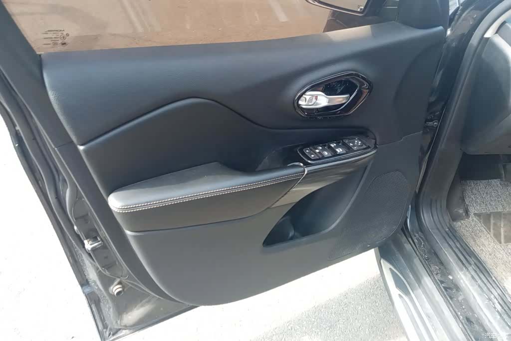 Jeep Cherokee, 2017 7