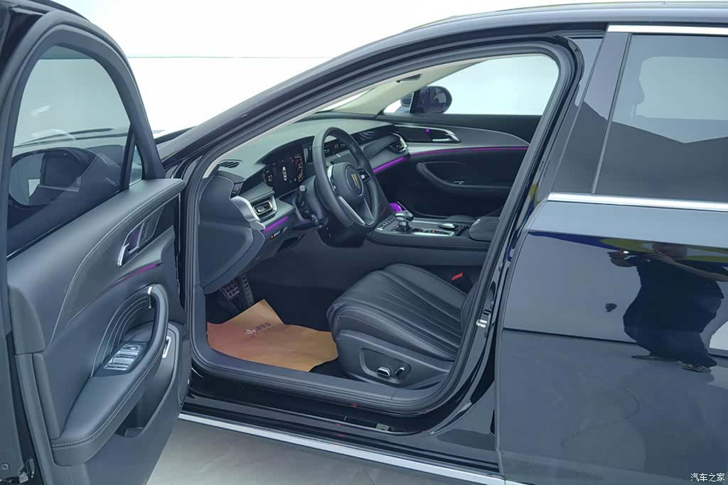 Hongqi H5, 2024 8