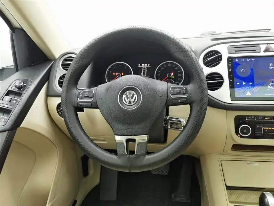 Volkswagen Tiguan Volkswagen Tiguan