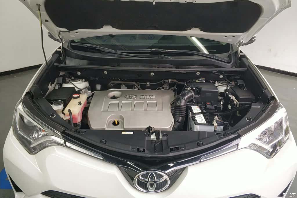 Toyota RAV4, 2018 10