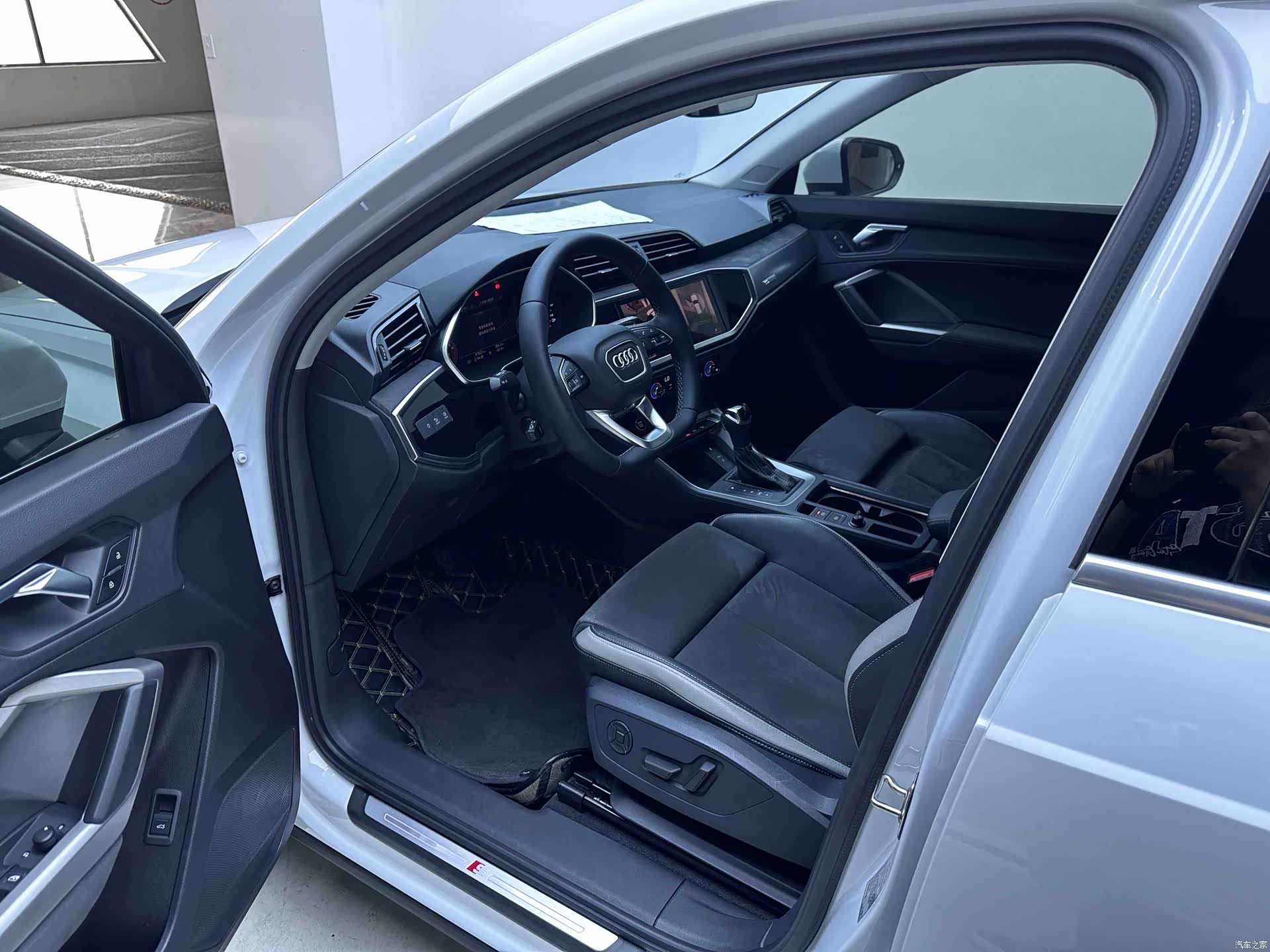Audi Q3, 2023 9