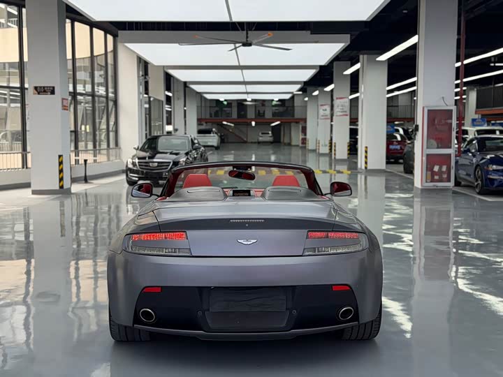 Aston Martin V8 Vantage 2012 4.7L S RoaDSter