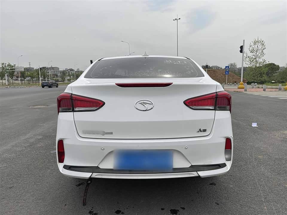 Soueast A5 wing dance