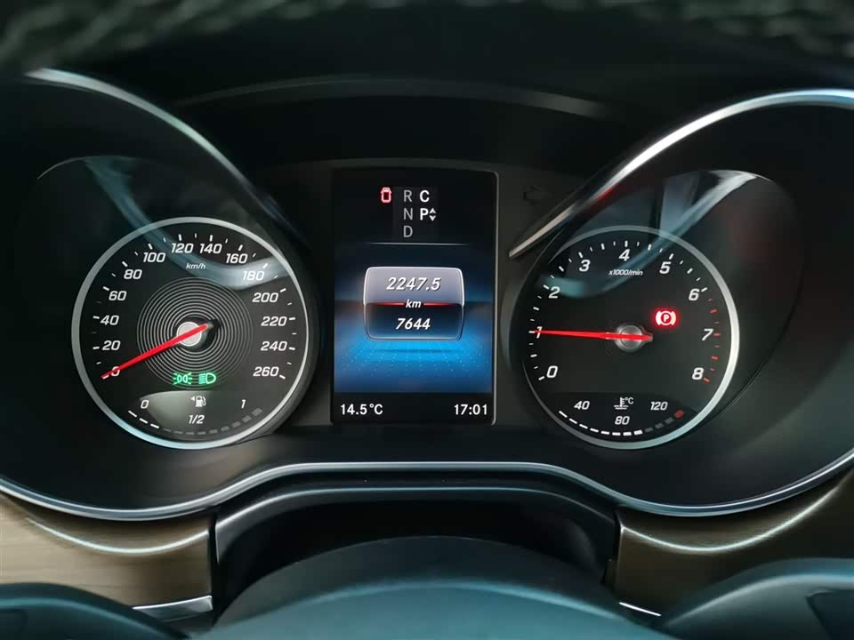 Mercedes-Benz V-class