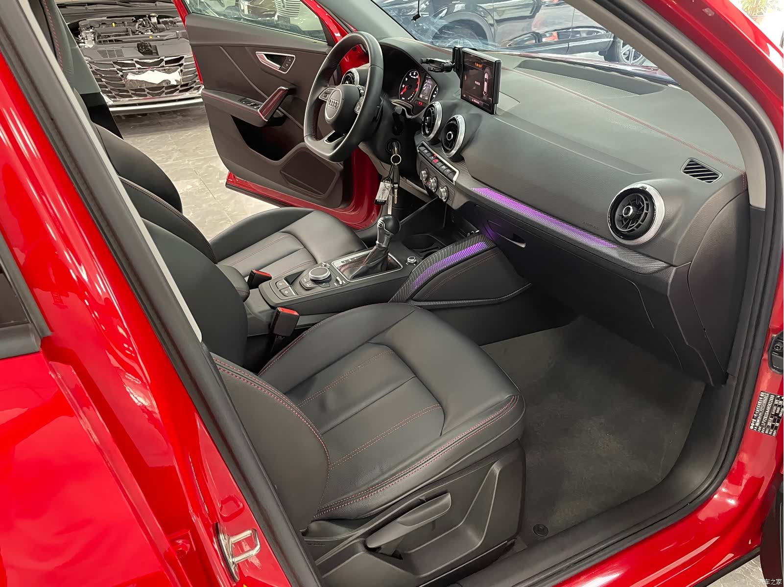 Audi Q2L, 2022 8