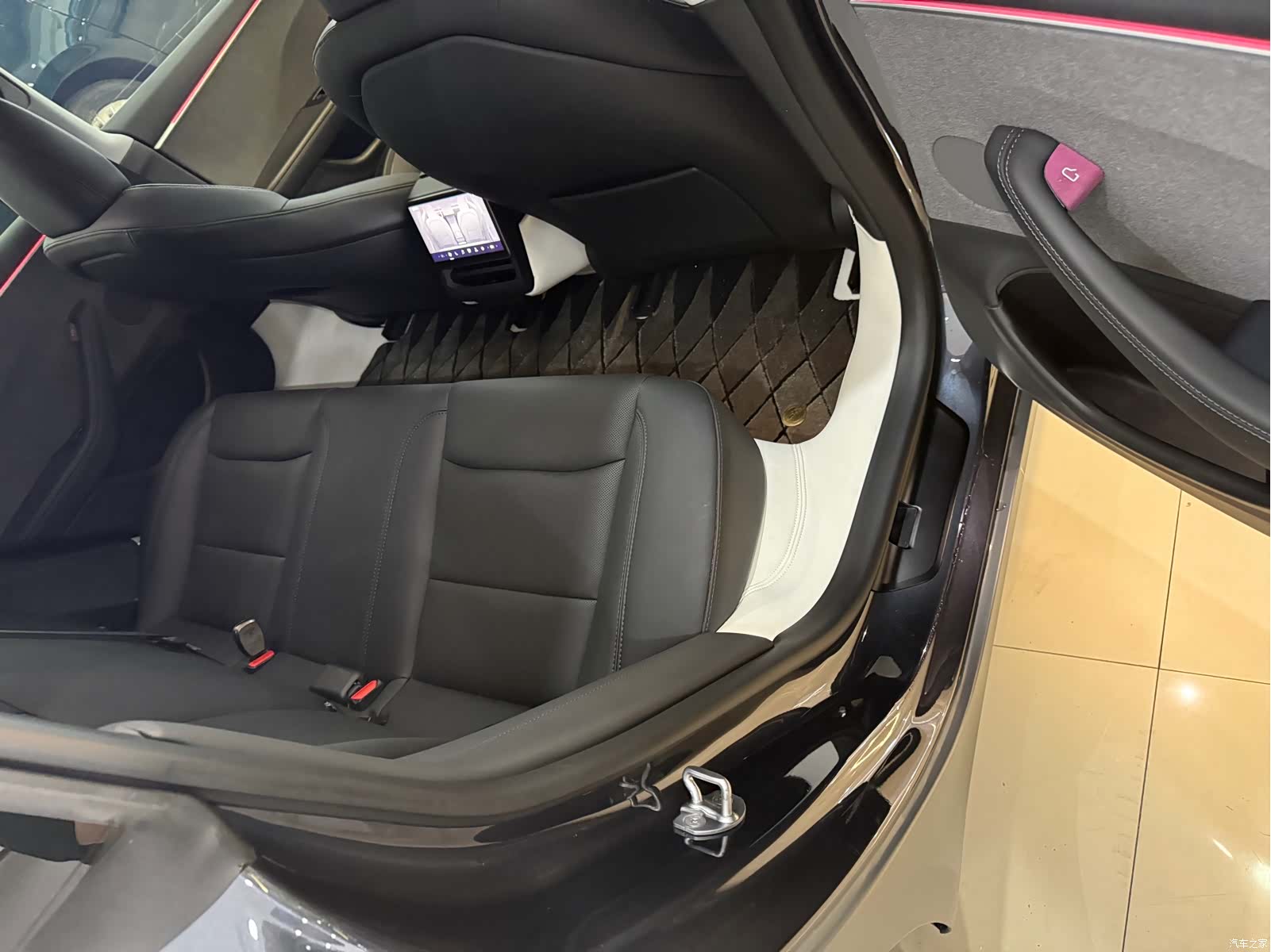 Tesla Model 3, 2024 7