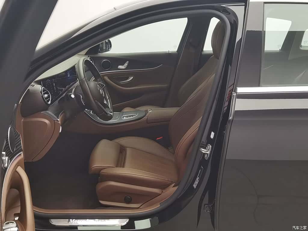 Mercedes-Benz E-Class, 2022 10